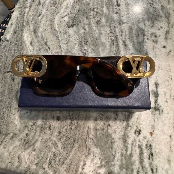 Louis Vuitton Acetate LV Link Square Sunglasses Z1479W Dark Tortoise - Picture 3 of 10